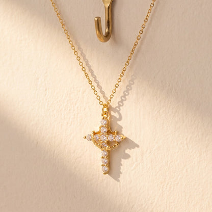 Collar Cruz y Corona colgado – cadena dorada fina con cruz de circonias